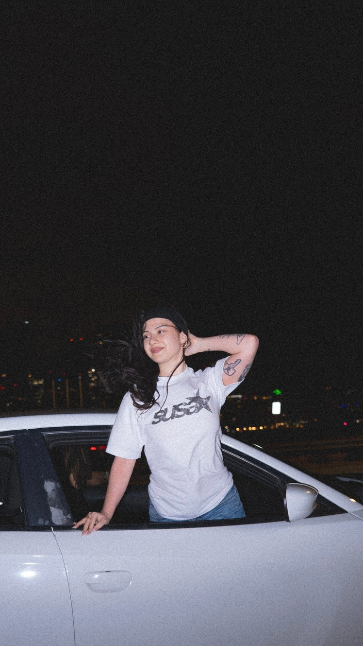 WHITE SUSA TOUR TEE